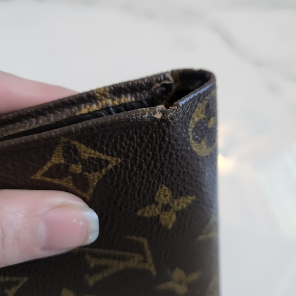 Louis Vuitton Envelope Wallet - Picture 3 of 16